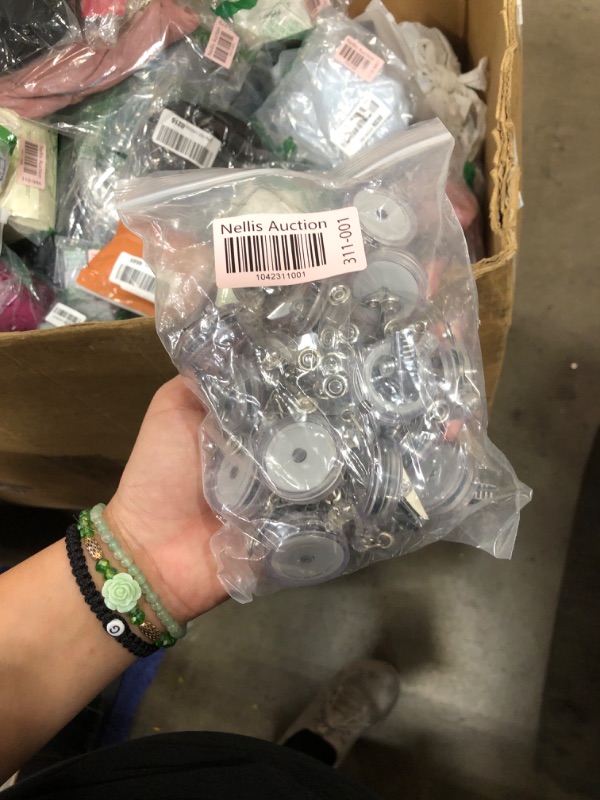 Photo 1 of 30 Pieces Retractable Badge Reels with Swivel Alligator Clip, Badge Reels Holder Badge Reel Clips for Nurse Teacher Office(Translucent Clear)
