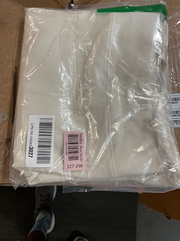 Photo 1 of (MINOR STAIN) (MEDIUM) (BAGGED) ODODOS Modal Soft Long Sleeve Cropped Sweatshirts for Women Oversized Crew Neck Pullover Crop Top, Ivory, Medium