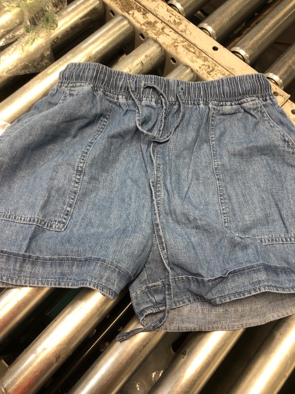 Photo 1 of (see all images) womens shorts large 