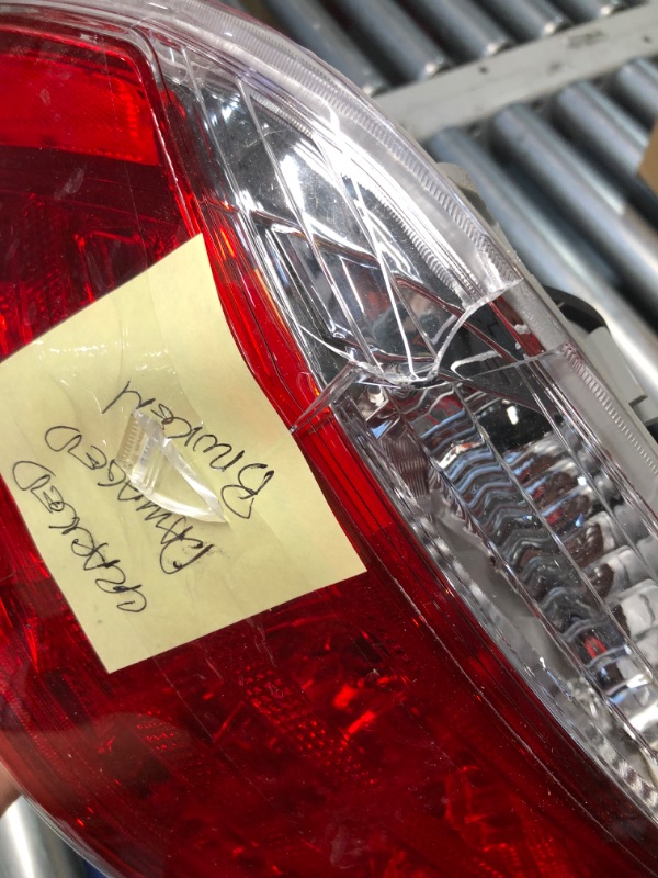 Photo 1 of ***DAMAGED - LENS CRACKED - SEE PICTURES***
labwork Passenger Side Tail Light Replacement for 2011-2013 Toyota Highlander Rear Taillamp Brake Lamp Assembly RH Right Side 815500E070 TO2801185