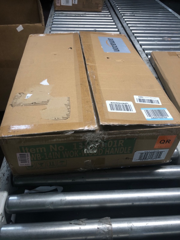 Photo 1 of ***HEAVILY USED AND DIRTY - SEE PICTURES***
Babish Carbon Steel Flat Bottom Wok and Stir Fry Pan, 14-Inch