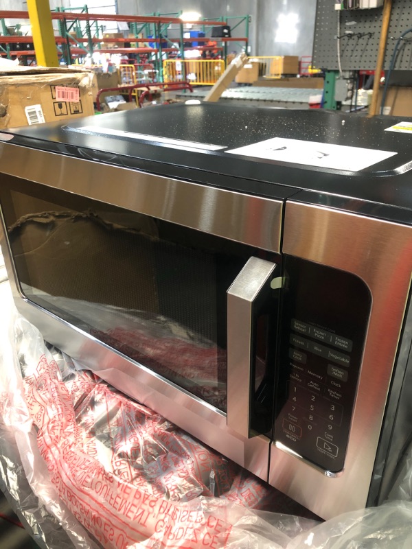 Photo 1 of (used)(see images) Toshiba ML-EM62P(SS) Large Countertop Microwave with Smart Sensor, 6 Menus, Auto Defrost, ECO Mode