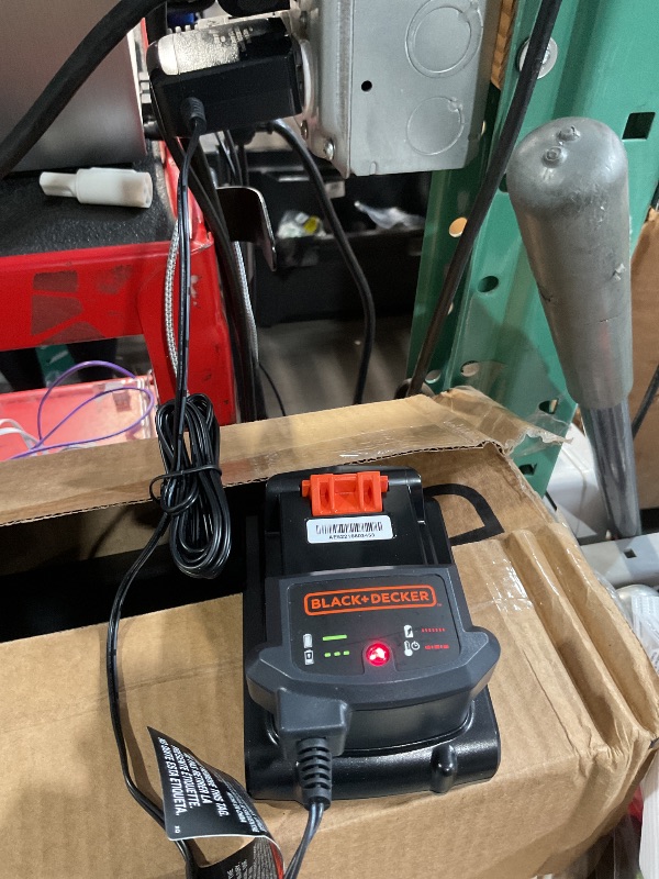 Photo 1 of *MISSING BITS* CHARGER FLASHES RED* BLACK+DECKER 20V MAX POWERECONNECT Cordless Drill/Driver + 30 Piece Bits and Drivers Kit (LD120VA)