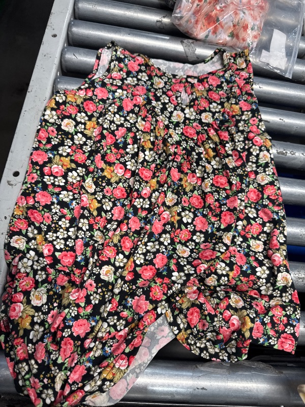 Photo 1 of Women's Summer Crew Neckline Sleeveless Tank Shirt Patterned Printed Casual Fashion Tee Top Loose Fit Pleated Vitality Red S