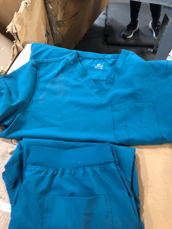 Photo 1 of  Scrubs Medical Uniform Women and Man Scrubs Set Medical Scrubs Top and Pants M
