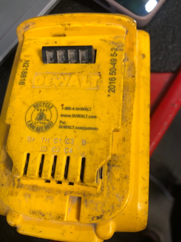 Photo 1 of (used)(see images) DEWALT 20V MAX 6 Ah Lithium Ion Battery 2-Pack (DCB206-2)