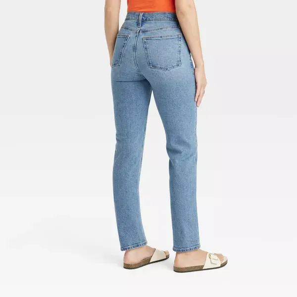 Photo 1 of ***STOCK PHOTO REFERENCE ONLY***Universal Thread Women's Vintage Straight Leg Jeans - (US, Numeric, 12, Regular, Regular, Medium Wash)