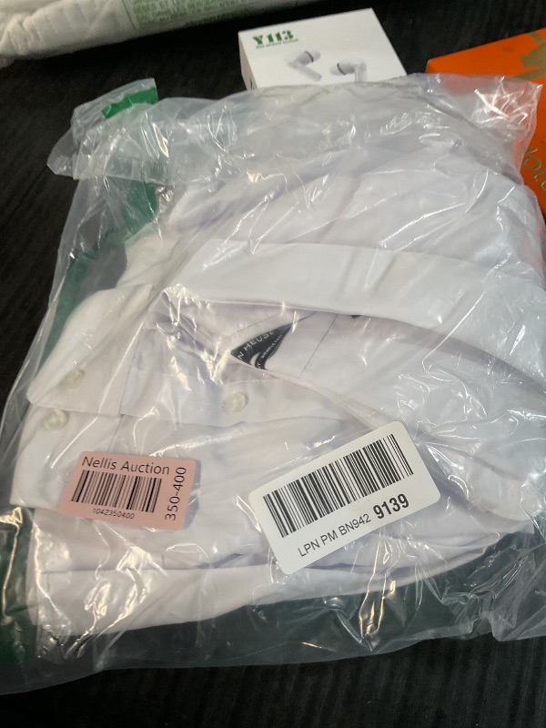 Photo 1 of (White, 18.5" Neck 34"-35" Sleeve) (BAGGED) (USED/FAIR) Van Heusen Men's Fit Dress Shirt Poplin Solid (Big and Tall), White, 18.5" Neck 34"-35" Sleeve