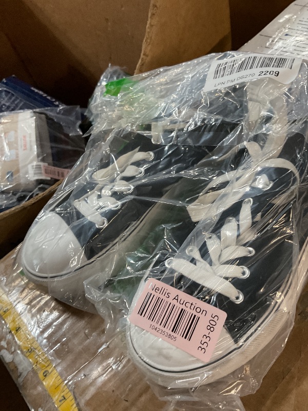 Photo 1 of ***(HEAVILY USED/ MINOR DAMAGE)***
SERNIAL Womens White Platform Sneakers Low Top Platform Shoes Black Canvas Shoes for Women(Black,US9)