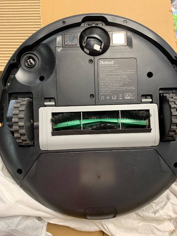Photo 1 of (used) iRobot Roomba Vac Robot Vacuum (Q0120) - Easy to use, Power-Lifting Suction, Multi-Surface Cleaning, Smart Navigation Cleans in Neat Rows, Self-Charging, Alexa