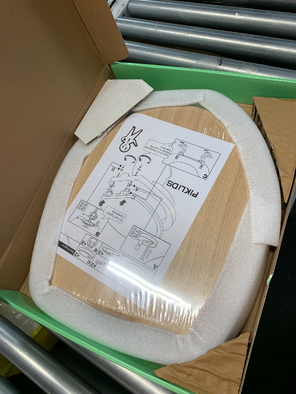 Photo 1 of *** FACTORY SEALED*** Toilet Seat, Slow Close, Premium Moulded Wood, Quick Release, Nordic Light Oak Look, PIKLiDS, Laminated Woodgrain Finish (Round)