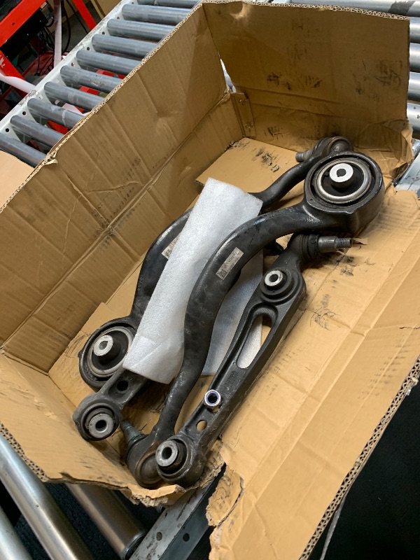 Photo 1 of ***HEAVILY USED*** Torquizo Front Left Right Lower Forward Rearward Control Arm Suspension Kit for Land Rover Range Rover 2013-2018, Range Rover Sport 2014-2017, Discovery 2017-2018