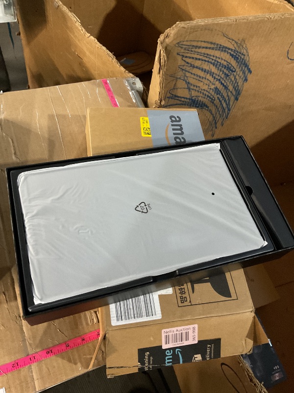Photo 1 of (UNABLE TO POWER ON) HUION KAMVAS Pro 12 Drawing Tablet with Screen, Full-Laminated Graphics Drawing Monitor with 8192 Battery-Free Pen, 11.6 Inch with Adjustable Stand for Windows, Mac and Linux(Computer Needed)