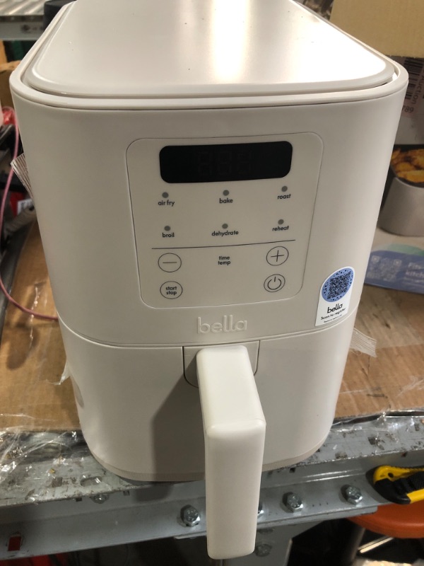 Photo 1 of (used)(damaged)(sold for parts) bella 4Qt Slim Air Fryer, Fits-anywhere™ Kitchenware, EverGood™ Ceramic Nonstick Coating, Adjustable Temperature