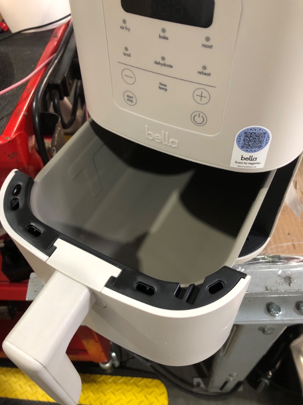 Photo 1 of (used)(damaged)(sold for parts) bella 4Qt Slim Air Fryer, Fits-anywhere™ Kitchenware, EverGood™ Ceramic Nonstick Coating, Adjustable Temperature