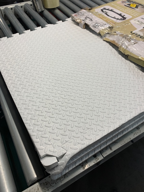 Photo 1 of (see all images) white gym floor mat foam interlocking 
