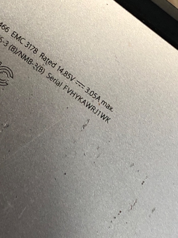 Photo 1 of Apple Macbook Air 2017 with 1.8GHz Intel Core i5 (13-inch, 8GB RAM, 128GB SSD Storage) (QWERTY English) Silver (Renewed)
