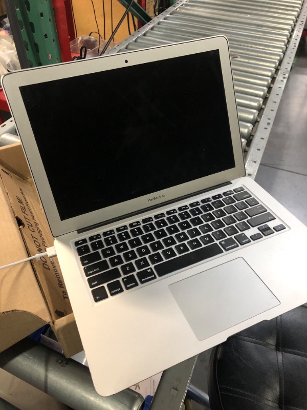 Photo 1 of Apple Macbook Air 2017 with 1.8GHz Intel Core i5 (13-inch, 8GB RAM, 128GB SSD Storage) (QWERTY English) Silver (Renewed)