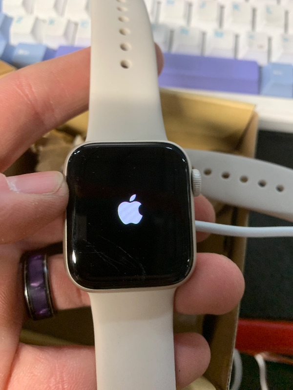 Photo 1 of ***(MINOR DAMAGE/ SEE NOTES)***
Apple Watch SE (2nd Gen) [GPS + Cellular 40mm] Smart Watch w/Starlight Aluminum Case & Starlight Sport Band - M/L. Fitness & Sleep Tracker, Crash Detection, Heart Rate Monitor, Water Resistant