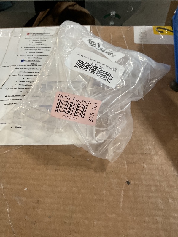 Photo 1 of 24 Pieces Transparent Clear Tablecloth Clips, Plastic Table Cloth Clips?Windproof Table Cover Holder Clamps?Table Cloth Holder for Christmas Home Wedding Party Indoor Outdoor Camping Picnic (Large)