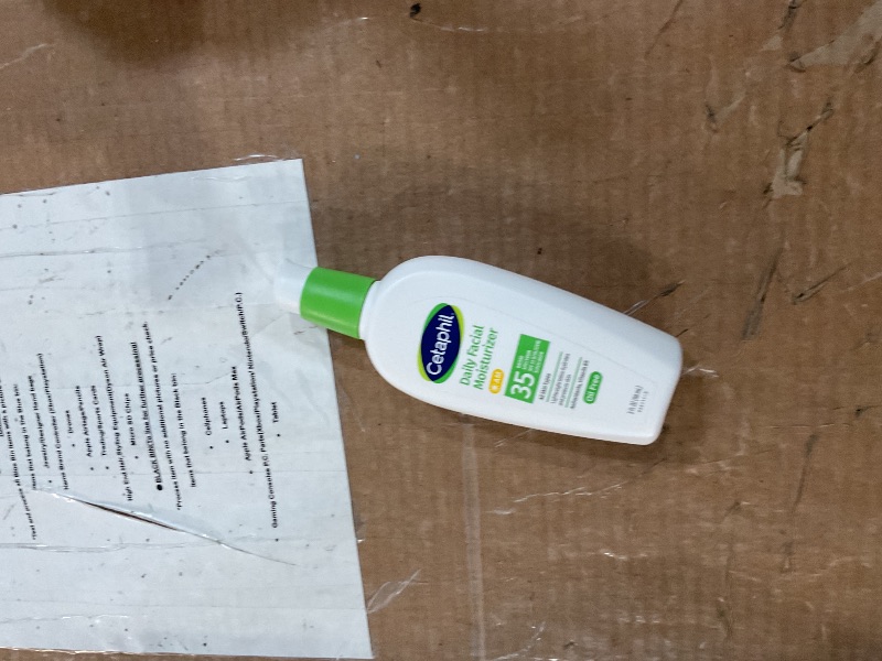 Photo 1 of Cetaphil Face Moisturizer, Daily Oil Free Facial Moisturizer with SPF 35, For Dry or Oily Combination Sensitive Skin, Fragrance Free Face Lotion