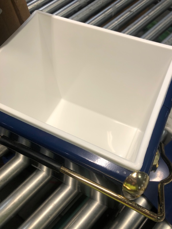 Photo 1 of (used)(see all images) Modelo Retro Ice Chest Cooler 