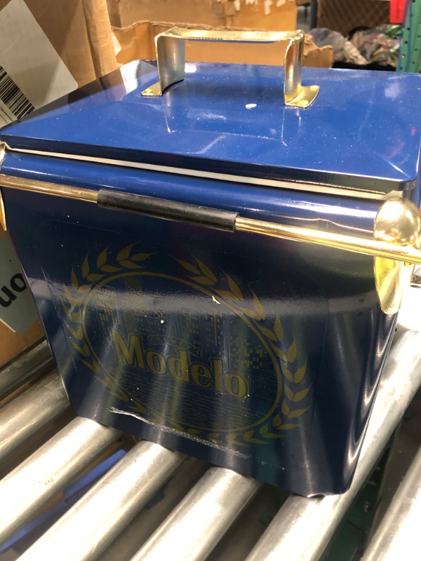 Photo 1 of (used)(see all images) Modelo Retro Ice Chest Cooler 
