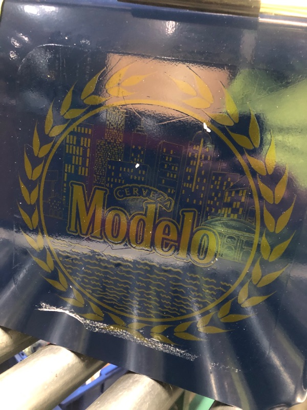 Photo 1 of (used)(see all images) Modelo Retro Ice Chest Cooler 