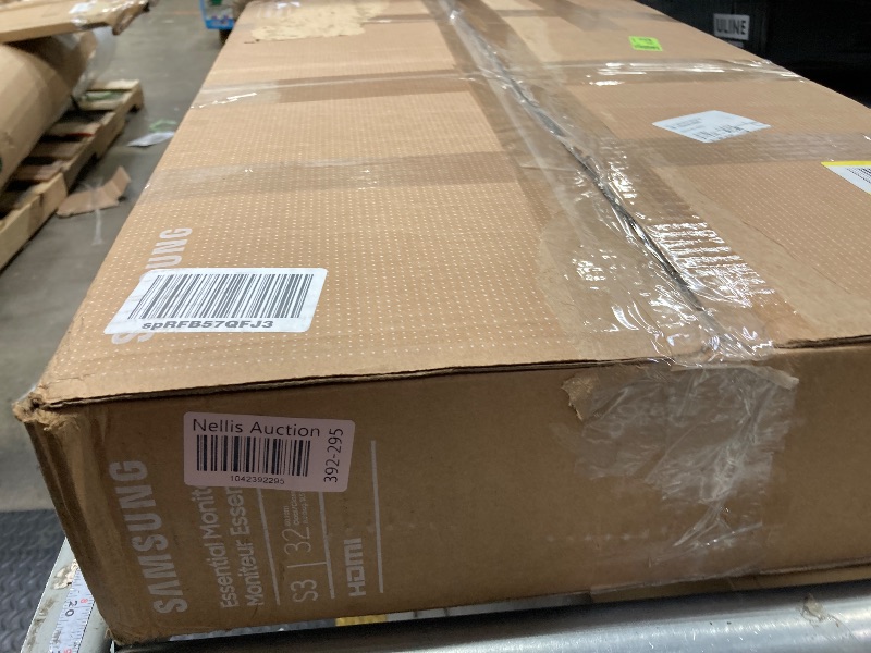 Photo 1 of  ***(SELLING AS PARTS ONLY -SCREEN CRACKED, PARTS ONLY)***

SAMSUNG 32-Inch Flat Computer Monitor, 75Hz, Borderless Display, AMD FreeSync, Game Mode, Advanced Eye Care, HDMI and DisplayPort, LS32B304NWNXGO, 2024