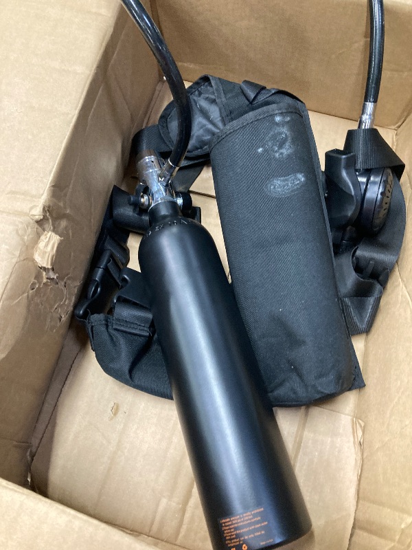 Photo 1 of [US Direct] CHIKADIV 1L Scuba Tank Refillable Oxygen Cylinder Underwater Diving Gear for Diver Portable Diving and Snorkeling Equipment
