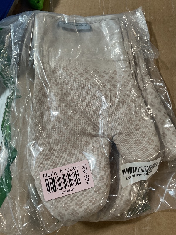Photo 1 of (see images) KitchenAid Asteroid Oven Mitt Set, 7"x12.5", Milkshake Tan, 2 Piece