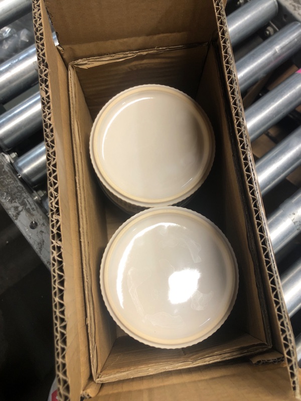 Photo 1 of *LIKE NEW*
Ceramic Bowls with Lids, 20 oz Microwave Safe Food Container for Serving Cereal, Soup, Salad, Meal Prep, Storing Leftovers, Picnic, Camping, Office Lunch, 5 inch-Set of 4 (Oatmeal White)