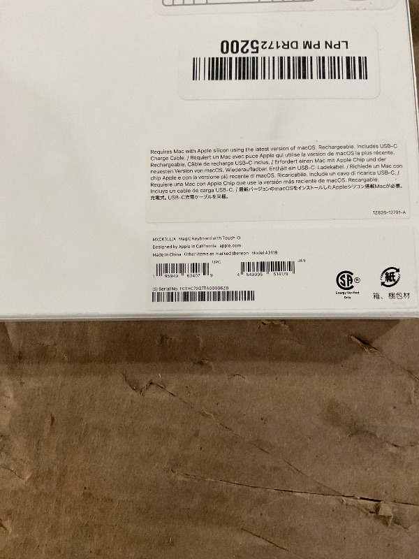 Photo 1 of ( OLD CHARGER MODEL) (MISSING CHARGER) Apple Magic Keyboard with Touch ID for Mac Models with Apple Silicon - US English (OLD CHARGER MODEL) 