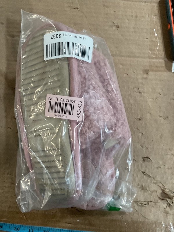 Photo 1 of (used)Snug Leaves Women's Scuff Slippers Furry Cute Curly Faux Wool Slip-on Indoor Memory Foam House Shoes Baby Pink, 9-10 US