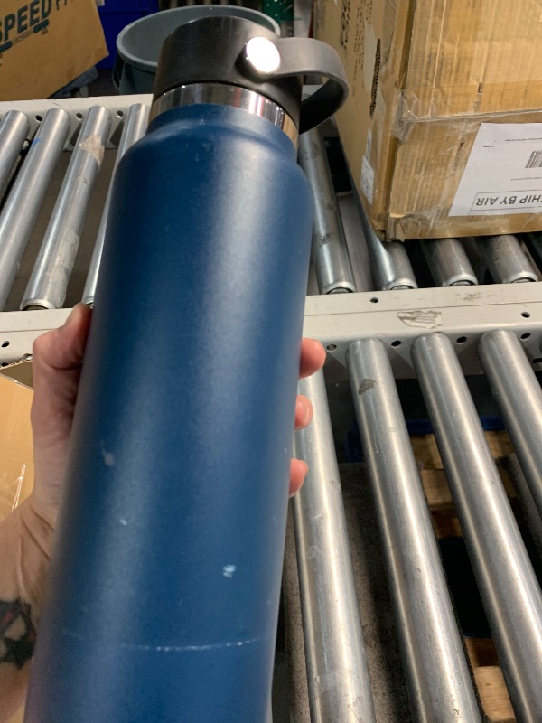 Photo 1 of ***(MINOR DAMAGE/ SEE NOTES)***
Hydro Flask 40 Oz Stainless Steel Double-wall Wide Flex Chug Cap Indigo