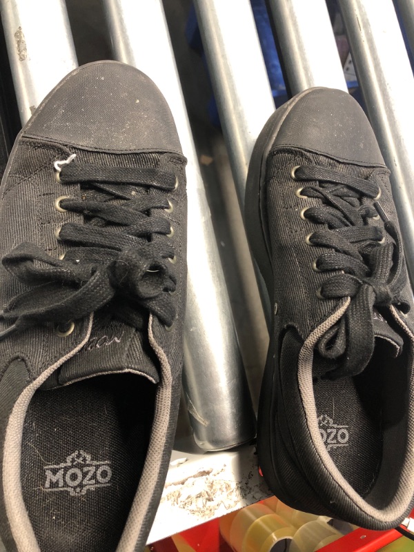 Photo 1 of **PREV WORN, DIRTY***
MOZO mens Grind Food Service Shoe, Black, 10.5 US