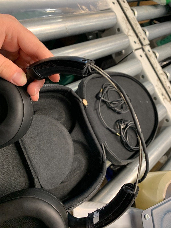 Photo 1 of (SEE NOTES BEFORE BIDDING)(SEE ALL PHOTOS) Sony WH-1000XM5 Premium Noise Canceling Headphones, Auto NC Optimizer, 30-Hour Battery, Alexa Voice Control, Black