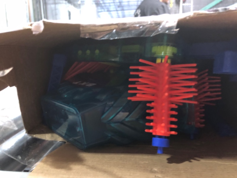 Photo 1 of (PARTS) (NOT A COMPLETE SET) Monster Jam, Megalodon Monster Wash, Includes Color-Changing Truck, Interactive Water Play Kids Toys for Aged 3 and Up