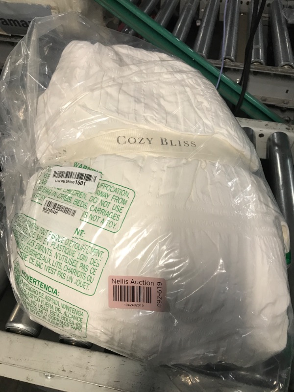 Photo 1 of Cozy Bliss Cooling Comforter King Size Seersucker Plaid, Q-Max 0.4 Reversible Lightweight Cooling Blanket, Breathable Silk Smooth Summer Bedding Quilt for Hot Sleepers Night Sweats Ivory
