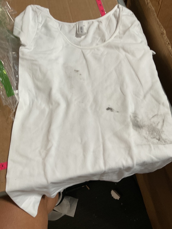 Photo 1 of ***(MINOR DAMAGE/ HEAVILY USED)***
NIKIBIKI Women Seamless Cap Sleeve Scoop Neck Fitted Top, Made in U.S.A, One Size (White)