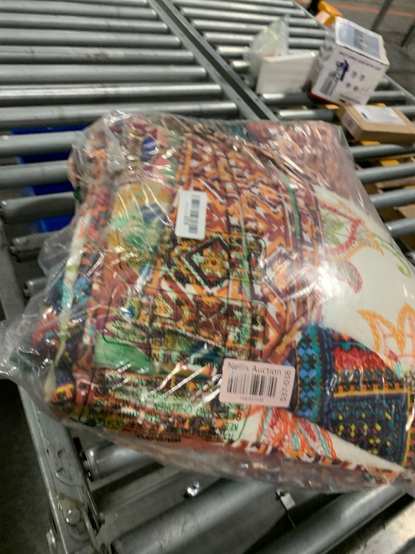Photo 1 of ****AS IS NO RETURNS - SALE FINAL**** MISC COMFORTER SET, UNKNOWN SIZE OR STYLE