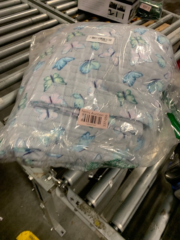 Photo 1 of ****AS IS / NO RETURNS -SALE FINAL**** MISC COMFORTER - UNKNOWN SIZE