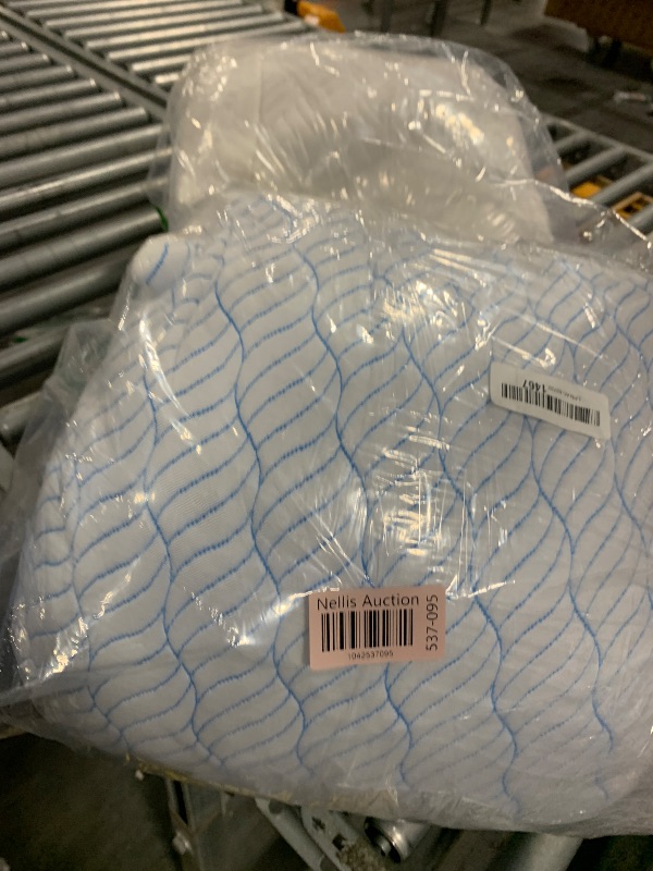 Photo 1 of ****AS IS/ NO RETURNS - SALE FINAL**** MISC PILLOW 2 PACK