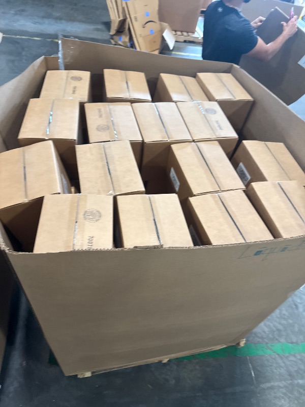 Photo 1 of ***BOX WITH DIFFERENT DRINKS// NO RETURN//AS IS***