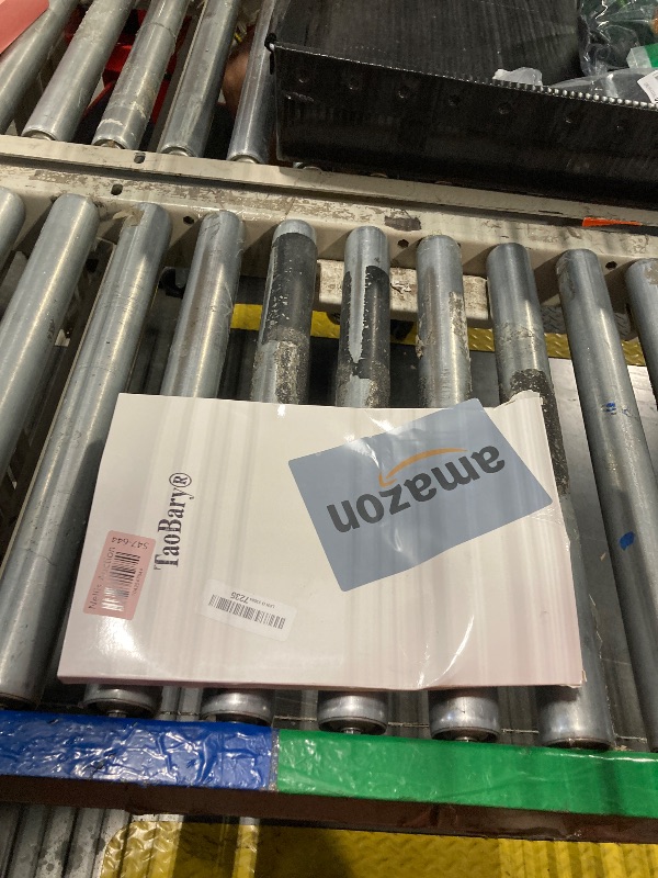 Photo 1 of TaoBary 30 Pcs Graduation Cap Gift Boxes Graduation Decorations Class of 2025 Candy Box with Tassel for 2025 Grad Party Favors Supplies(Dark Green)