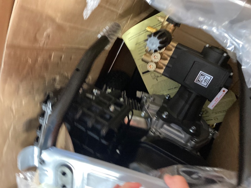 Photo 1 of **LOOKS TO BE UNUSED**
SIMPSON Cleaning PS60843 PowerShot 4400 PSI Gas Pressure Washer, 4.0 GPM, CRX 420cc Engine, Includes Spray Gun and Extension Wand, 5 QC Nozzle Tips, 3/8-inch x 50-foot Monster Hose, 49-State