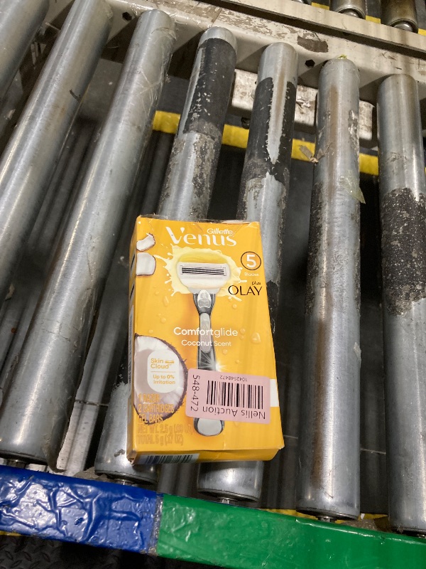Photo 1 of **1 missing-only put used because of the one missing**Gillette Venus Comfortglide with Olay Coconut Womens Razor Handle + Blade Refills, Silver, 2 Count