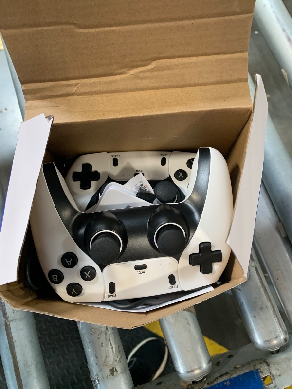 Photo 1 of 2025 Upgrade Wireless Retro Game Console,Retro Game Stick with 20,000+ Games,4k Hdmi Output Game Stick,TV-Connectable Game Stick,Plug and Retro Play Video Games for Tv,Retro Game Stick.Whtie64GB