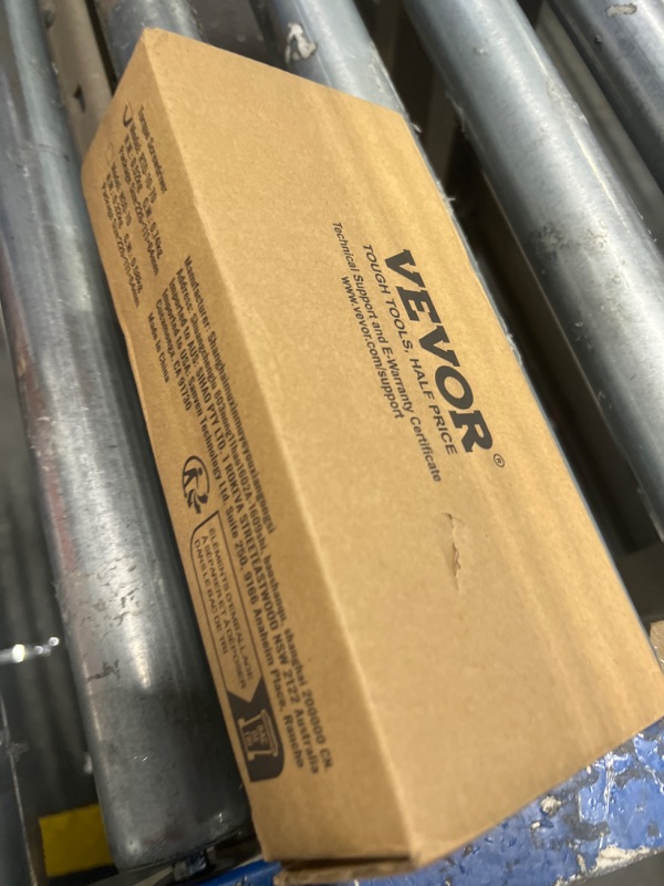 Photo 1 of VEVOR Torque Screwdriver, 1/4" Drive Screwdriver Torque Wrench, Electrician Torque Screwdriver with Scale, 10-70 in/lbs Torque Range, 1 in-lbs Torque Increment Torque Screwdriver with Bits & Case