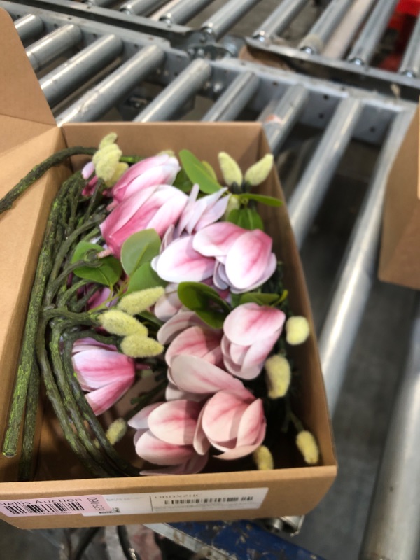 Photo 1 of 6 PCS 27inch Artificial Magnolia Flowers 3D Real Touch 24 Heads Faux Magnolia Flower buds Realistic Long Stem with lush Green Leaves for Home Wedding Table Office Floral Arrangement Decoration (Pink)